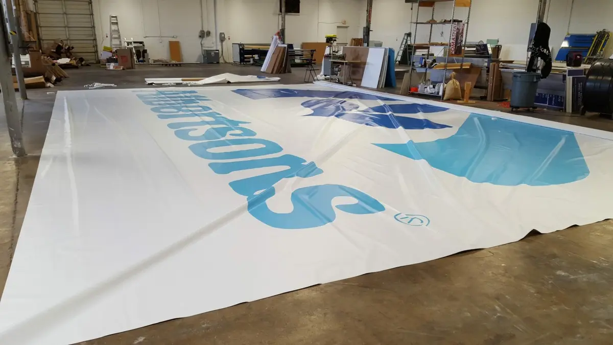 Giant Albertsons vinyl banner printed in a Dallas grand format facility